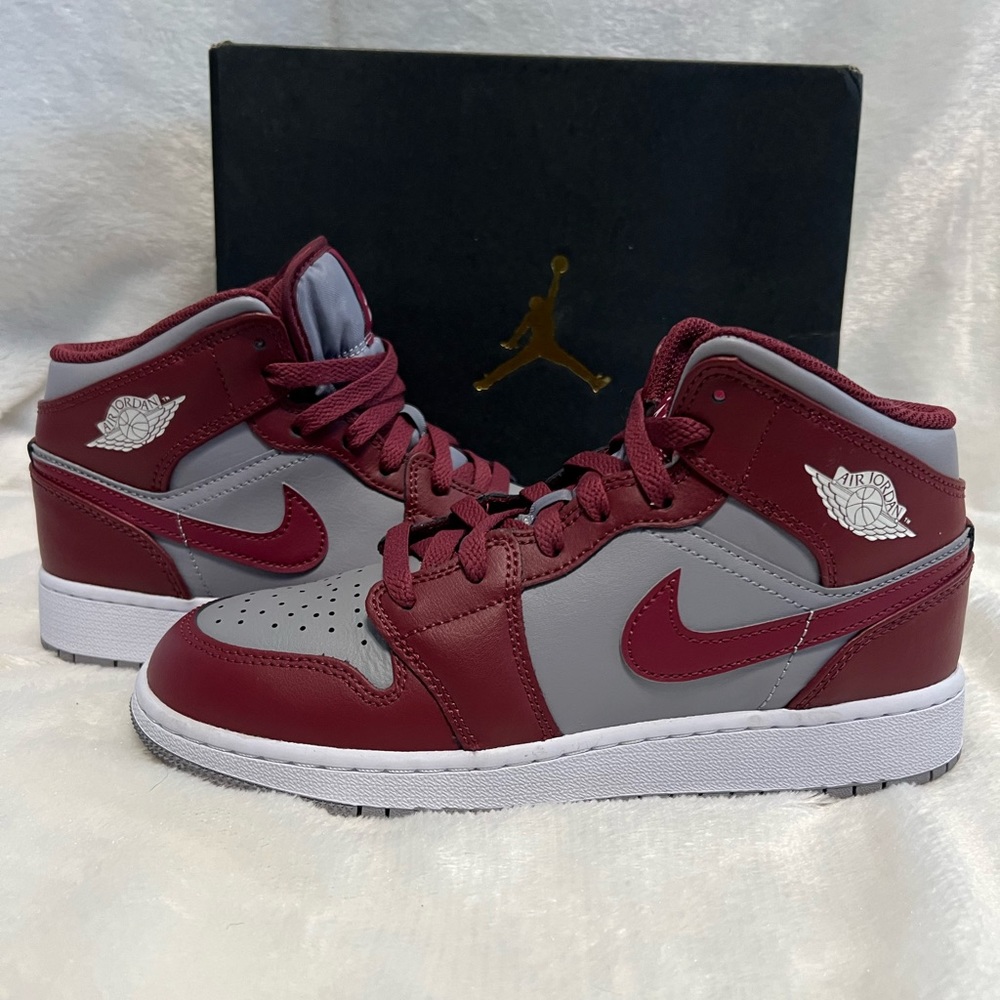 Jordan 1 Mid - Cherrywood Red/White/Cement Grey - Size: 5Y (Youth) / 7 Women’s